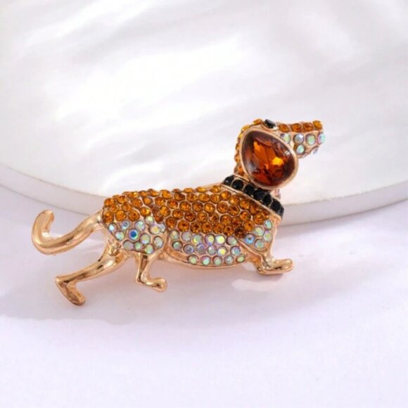 Dachshund CZ Crystals Rhinestones Dog Breed Weiner Hotdog Pin Brooch Gift Jewel - Picture 1 of 4